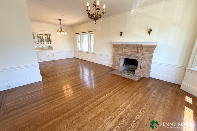 525 Magnolia Ave in South San Francisco, CA - Building Photo - Building Photo
