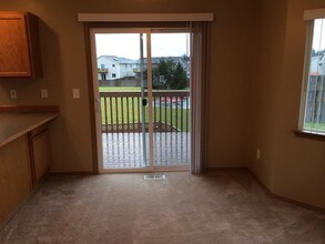 5616 107th Pl NE in Marysville, WA - Foto de edificio - Building Photo