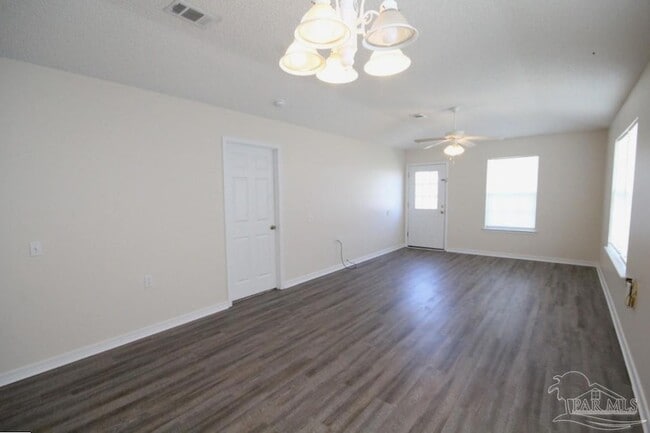 3092 Flintlock Dr in Pensacola, FL - Foto de edificio - Building Photo