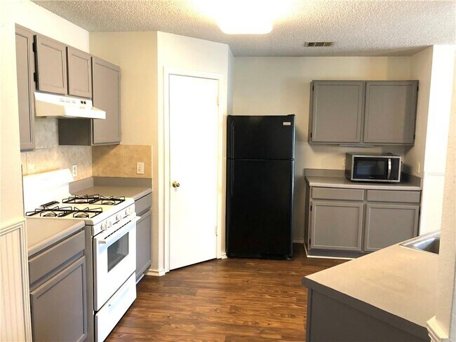 1100 Acanthus St in Pflugerville, TX - Building Photo - Building Photo