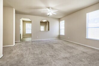22035 Willow Downs Dr in Tomball, TX - Foto de edificio - Building Photo