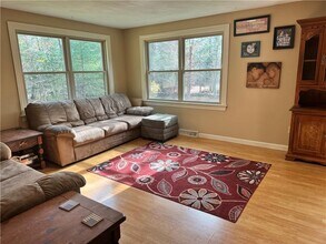 44 Hoxsie Rd in Richmond, RI - Building Photo - Building Photo