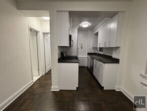 BEEKMAN PLACE, Unit 2B in New York, NY - Building Photo - Building Photo