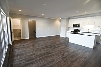 927 W Irving Park Rd in Chicago, IL - Building Photo - Building Photo