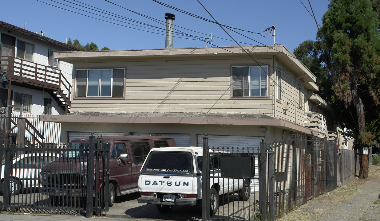 2507-2509 Humboldt Ave in Oakland, CA - Building Photo