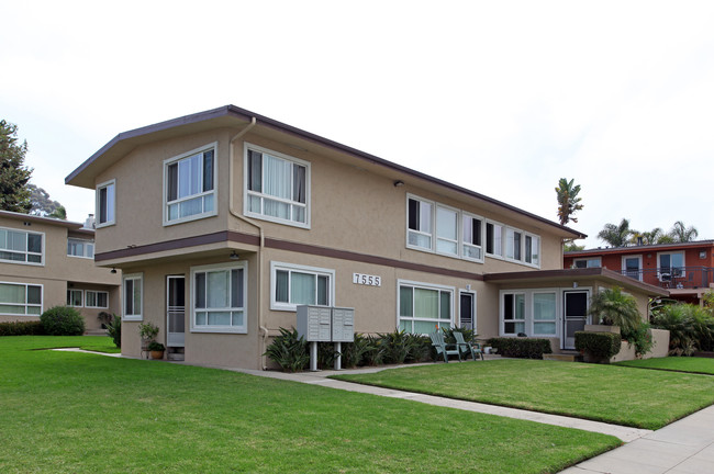 Herschel Apartments in La Jolla, CA - Building Photo - Building Photo