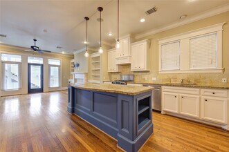 635 W 16th St in Houston, TX - Foto de edificio - Building Photo