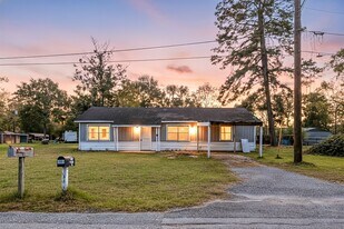 340 Magnolia Dr in Huffman, TX - Building Photo