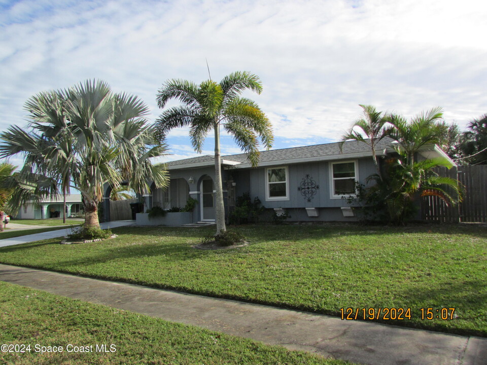 3294 Galleon Ave NE in Palm Bay, FL - Building Photo