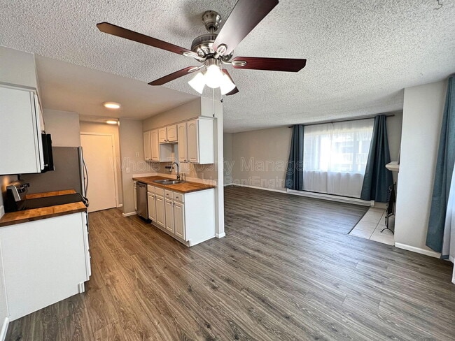 8100 W Quincy Ave in Denver, CO - Building Photo - Building Photo