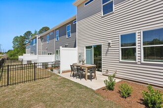 My Door at Brier Creek in Raleigh, NC - Foto de edificio - Building Photo