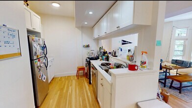 5 Davis Ave, Unit 22L in Brookline, MA - Building Photo - Building Photo