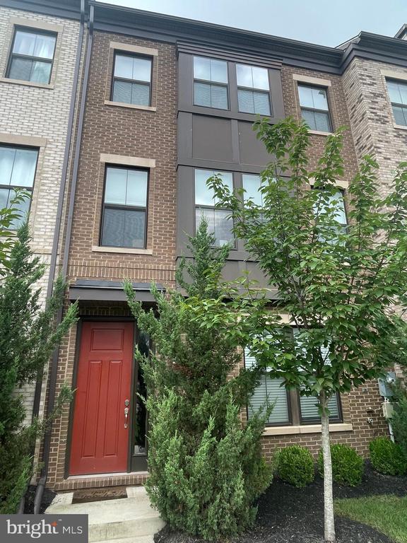 property at 13618 Air and Space Museum Pkwy