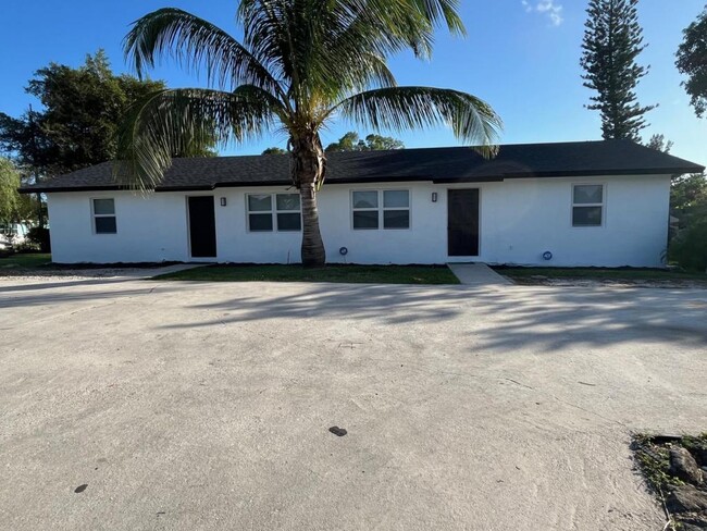 3644 Melaleuca Ln in Lake Worth, FL - Building Photo - Building Photo