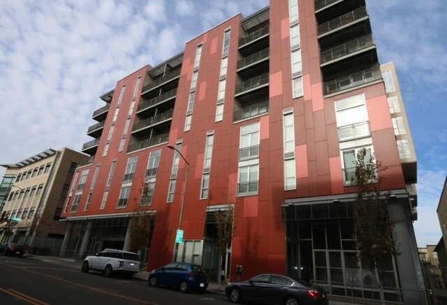 630 Thomas L Berkley Way in Oakland, CA - Building Photo - Building Photo