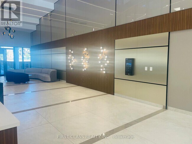 5105 Hurontario St in Mississauga, ON - Building Photo - Building Photo