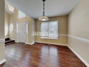 4805 Adams Ridge Dr in Greensboro, NC - Foto de edificio - Building Photo