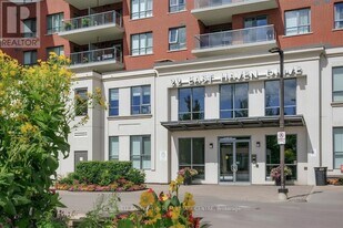22 E Haven Dr in Toronto, ON - Building Photo