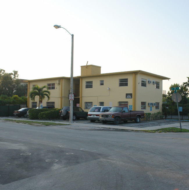 100 NE 78th St in Miami, FL - Building Photo - Building Photo