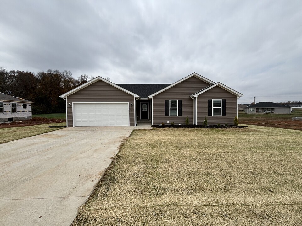 921 Alberta Dr in Bowling Green, KY - Building Photo