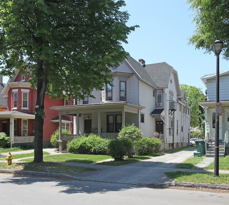 235 Meigs St in Rochester, NY - Foto de edificio