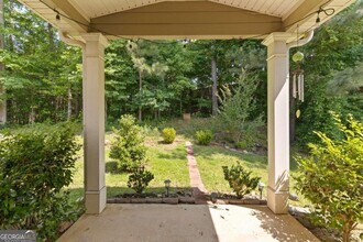 240 Stillwood Dr in Newnan, GA - Building Photo - Building Photo