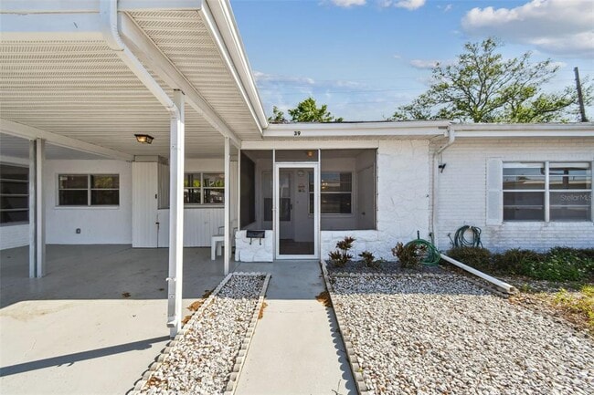 13940 Anona Heights Dr in Largo, FL - Building Photo - Building Photo