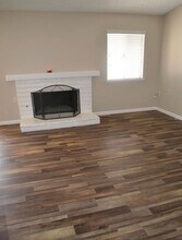 928 Summerfield St in Hemet, CA - Foto de edificio - Building Photo