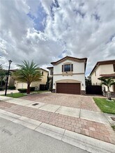 8640 NW 101st Pl in Doral, FL - Building Photo - Building Photo