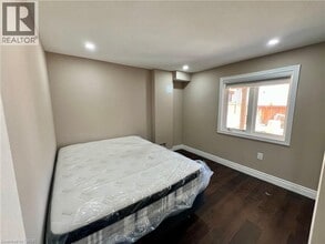 1480 Old Zeller Dr in Kitchener, ON - Building Photo - Building Photo