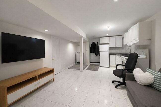 26 Rockvale Ave in Toronto, ON - Building Photo - Building Photo