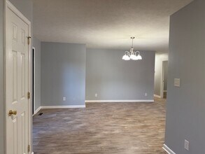 199 Basin Dr in Inwood, WV - Foto de edificio - Building Photo