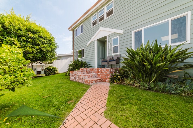 341 N Sierra Ave in Solana Beach, CA - Building Photo - Building Photo