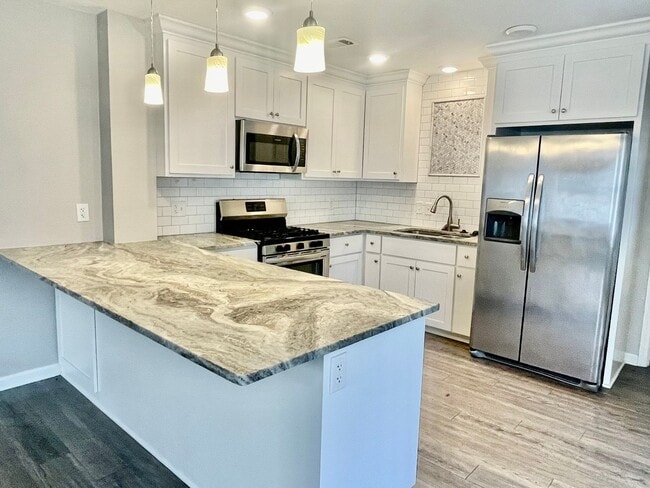 property at 525 S Oak St