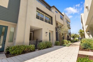 1890 Cosmopolitan Ln in Chula Vista, CA - Building Photo