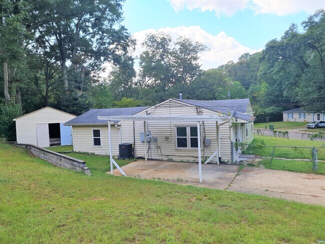 1102 Jameswood Ct in Montgomery, AL - Building Photo - Building Photo
