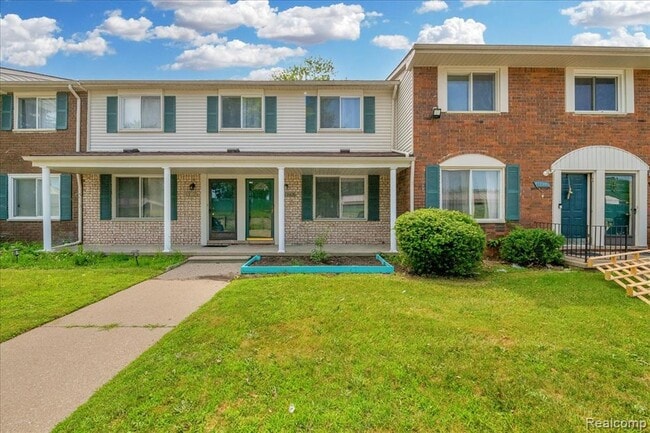 property at 13426 Denver Cir E