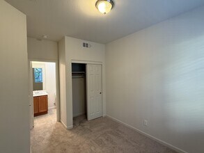 1055 Chamomile Walkway in San Jose, CA - Building Photo - Building Photo