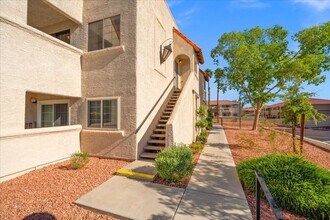 101 Luna Way in Las Vegas, NV - Building Photo - Building Photo