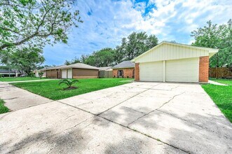 519 Fawnwood Dr in Missouri City, TX - Building Photo - Building Photo