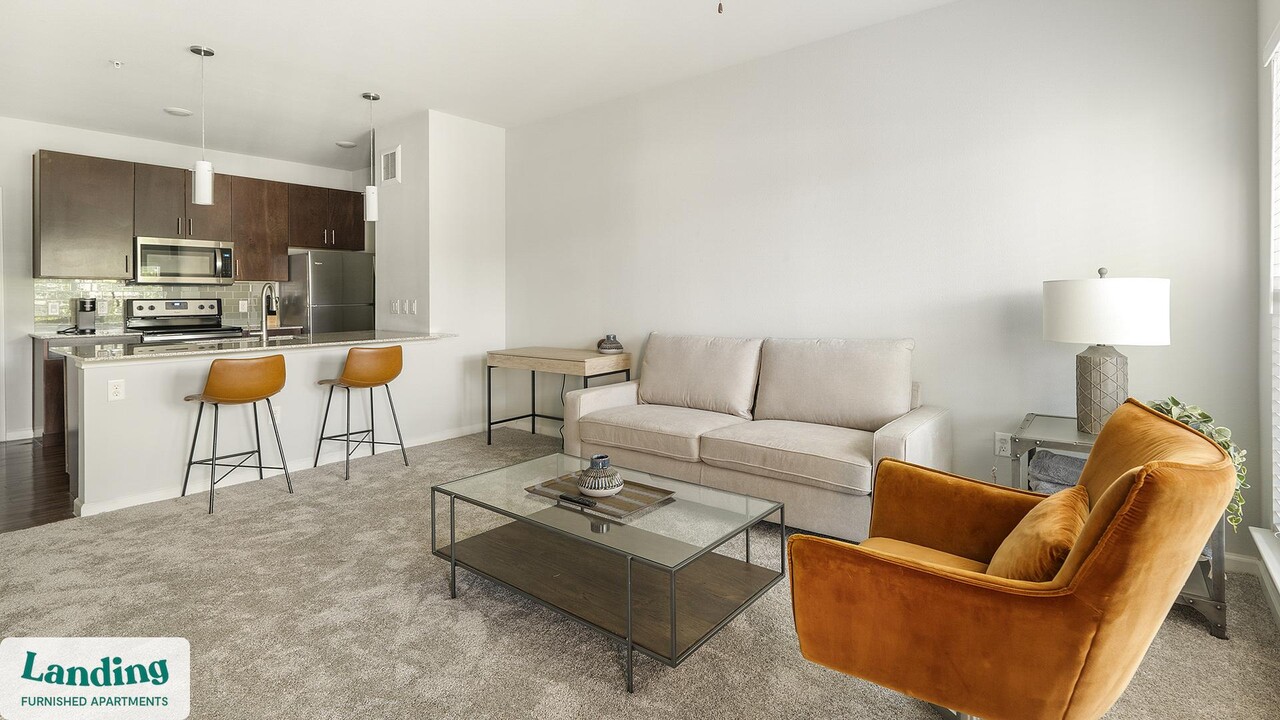 715 W Slaughter Ln in Austin, TX - Building Photo