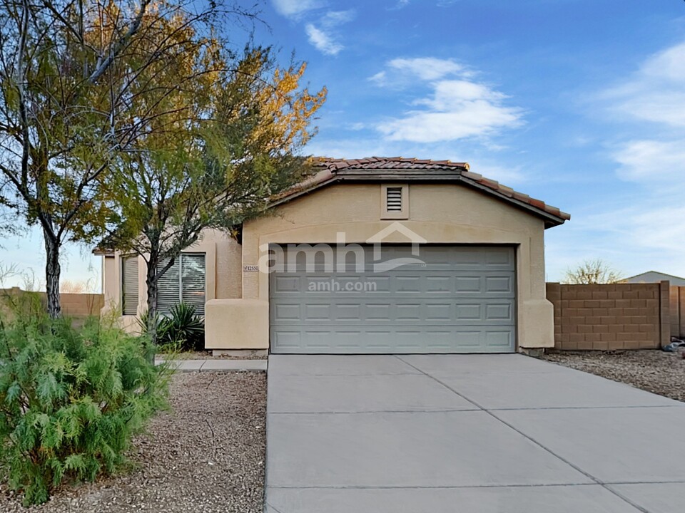 12550 W Amelia Ave in Avondale, AZ - Building Photo