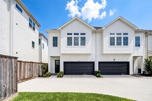 730 Carriage Knls Dr in Houston, TX - Building Photo
