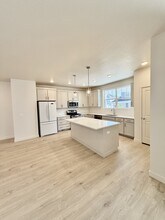 4883 Coulter Ct in Highland, UT - Building Photo - Building Photo