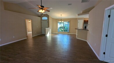 5295 W Customer Ct in Lecanto, FL - Building Photo - Building Photo