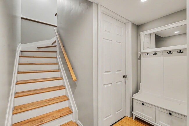 170 Anna Ave in Ottawa, ON - Foto de edificio - Building Photo