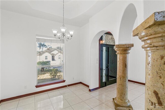 1108 N Boston College Dr in Edinburg, TX - Building Photo - Building Photo