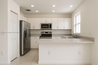 2737 SE 17th St in Homestead, FL - Building Photo - Building Photo