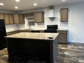 7801 88th Ave in Pleasant Prairie, WI - Building Photo - Building Photo