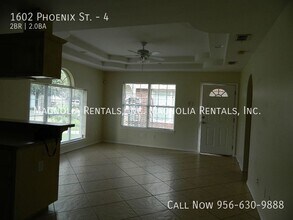 1602 Phoenix St, Unit 4 in Edinburg, TX - Building Photo - Building Photo